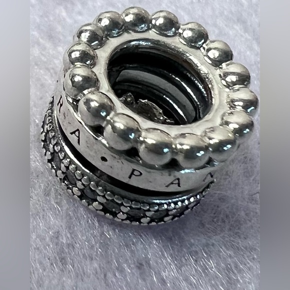 Pandora logo sparkle pendant - Picture 2 of 3